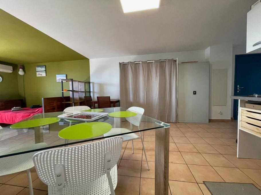 Immense Studio 51 Jusqu'A 4 Personnes Avec Vue Mer Σαιν-Ντενί Εξωτερικό φωτογραφία